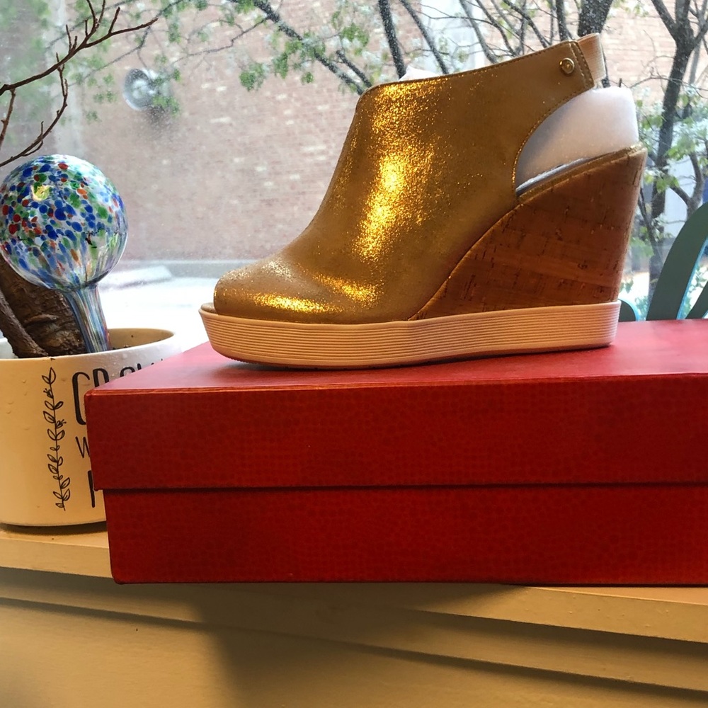 NEW Donald J. Pliner Calypso BM Wedge Sandal